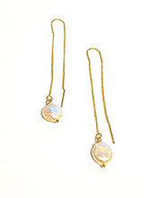 Load image into Gallery viewer, Earrings | Gold Pearl Threaders
