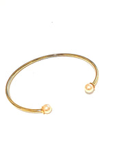 Load image into Gallery viewer, Bracelet | Gold Cuff with Pearls
