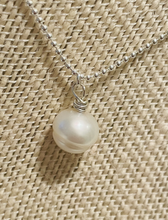 Load image into Gallery viewer, Necklace | Single Pearl
