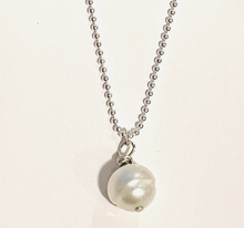 Load image into Gallery viewer, Necklace | Single Pearl
