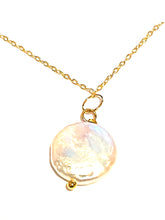 Load image into Gallery viewer, Necklace | Gold Freshwater Pearl Pendant
