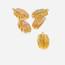 Load image into Gallery viewer, Earrings | Gold Leaf
