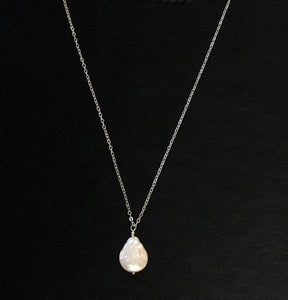 Necklace | Gold Freshwater Pearl Pendant