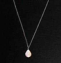 Load image into Gallery viewer, Necklace | Silver Freshwater Pearl Pendant
