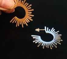 Load image into Gallery viewer, Earrings | Gold Sun Spike
